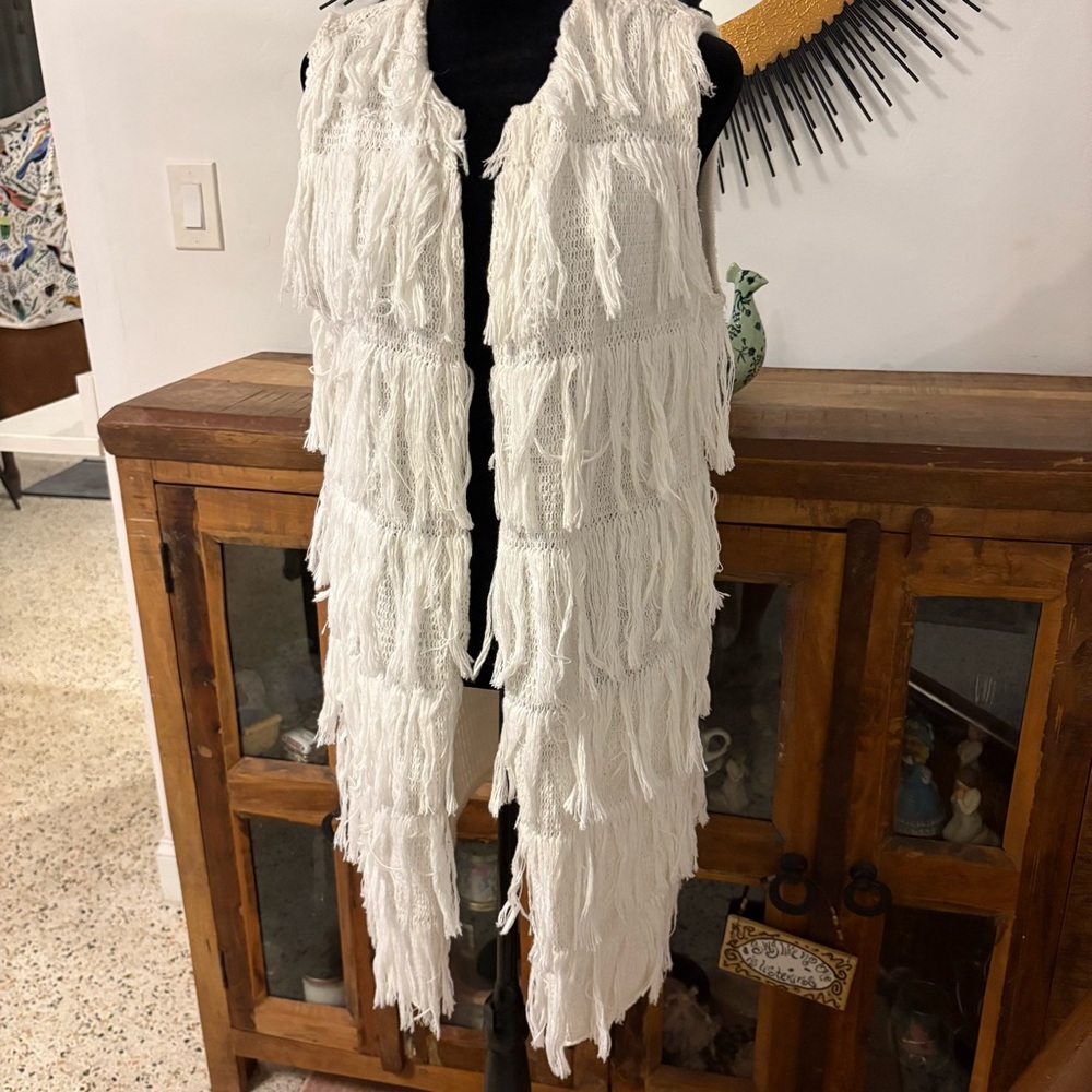 TESS GIBERSON Designer White Cotton Fringe Long Vest! Excellent Condition! Med